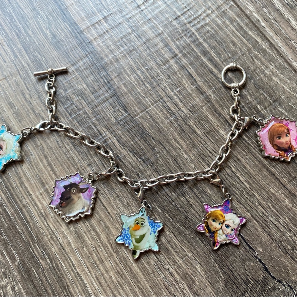 Disney Frozen Charm Bracelet in silver tones with 5 snowflake charms